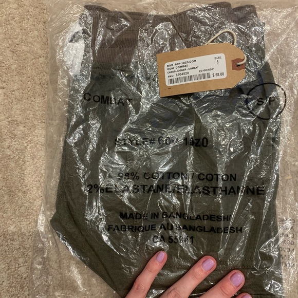 ⚡️NWT⚡️Cargo Joggers - Picture 3 of 6